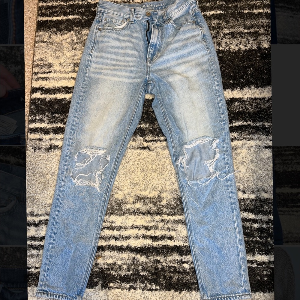 Size 2 American eagle mom jeans